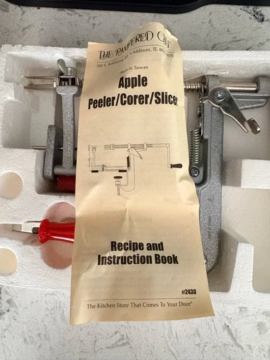 The Pampered Chef Apple Peeler/Corer/Slicer - New - Picture 4 of 4